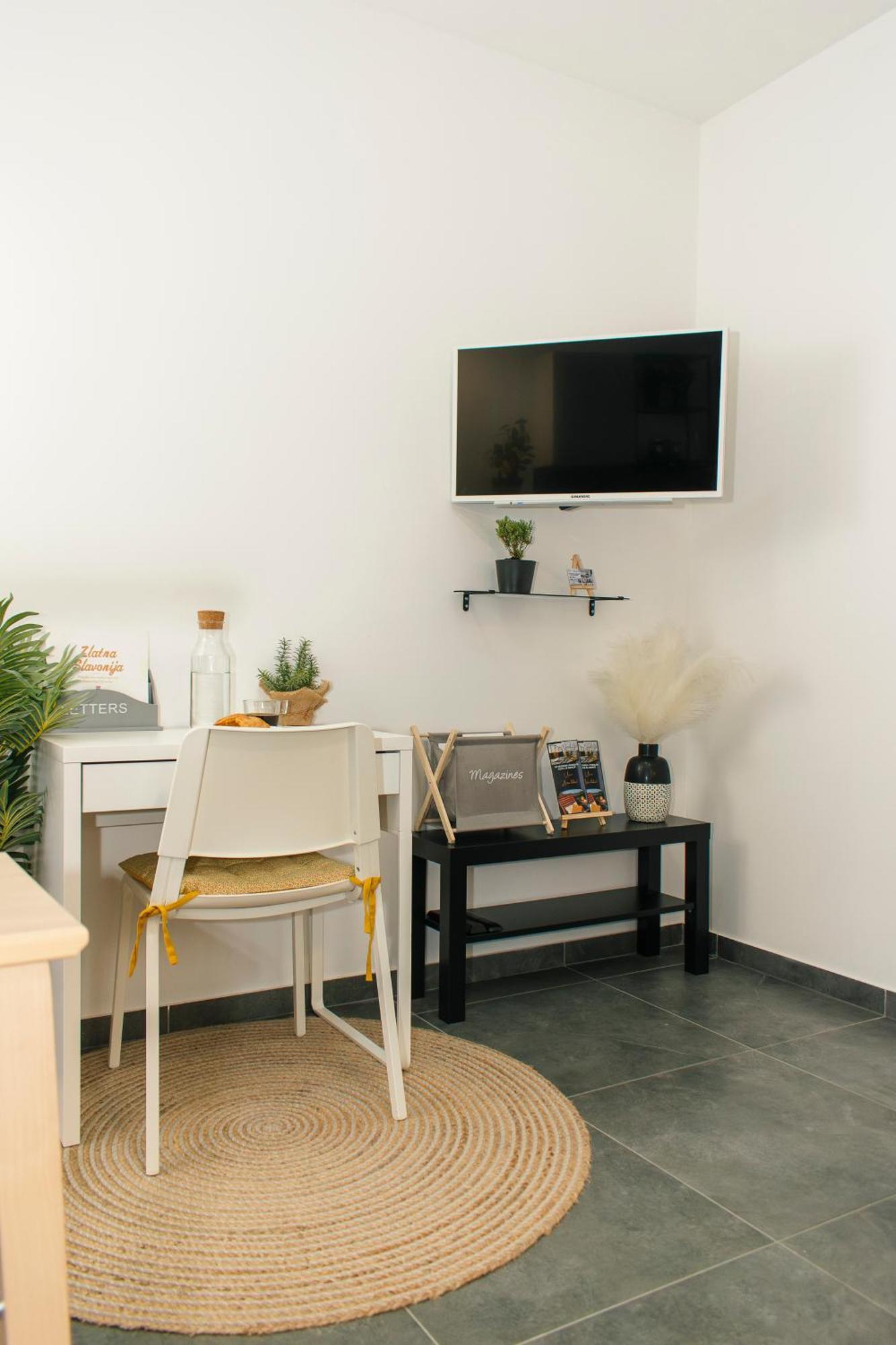 Goodlife Studio Apartment Pozega Esterno foto