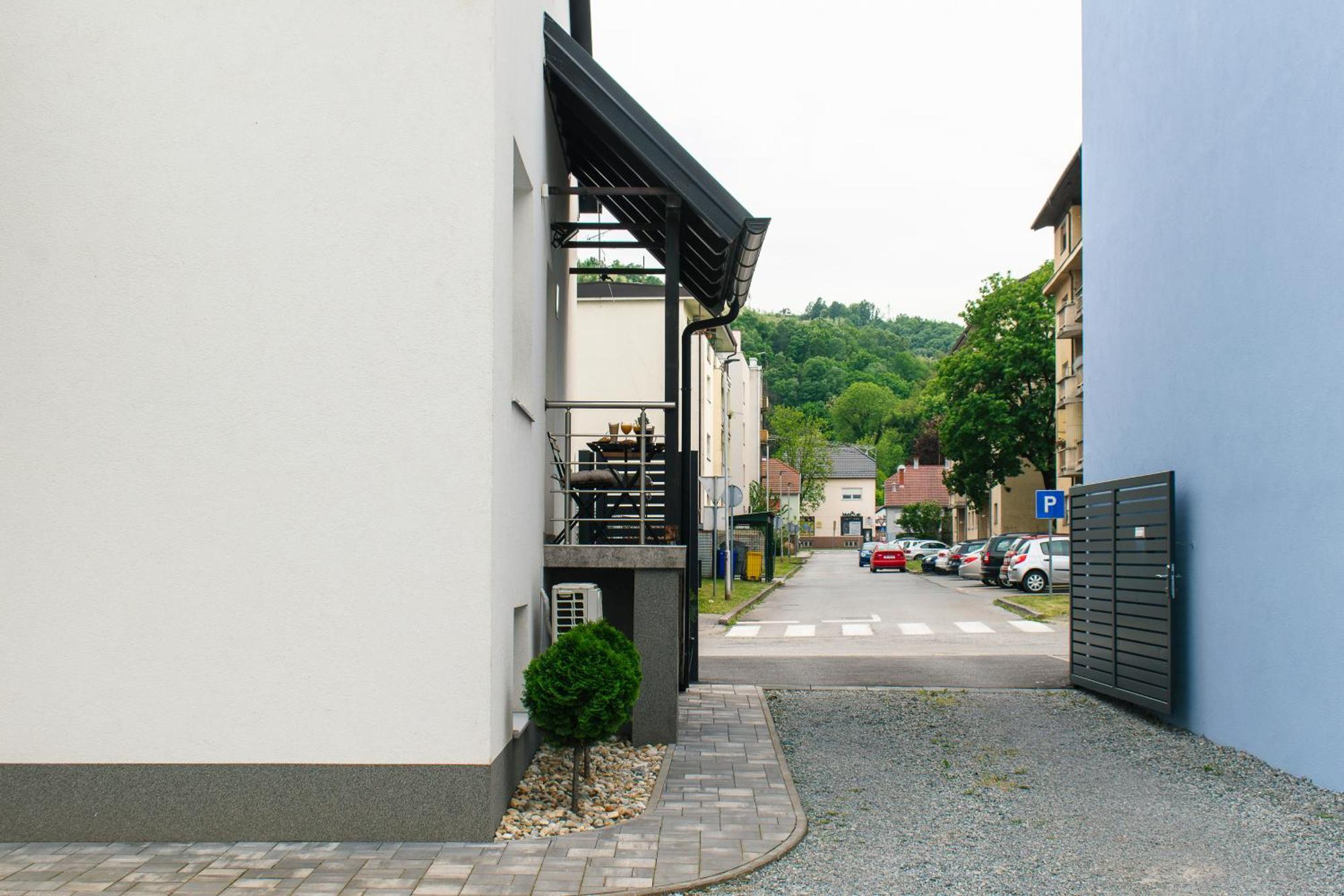 Goodlife Studio Apartment Pozega Esterno foto